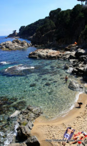 plage-a-calella-de-palafrugell-sur-la-costa-brava-2