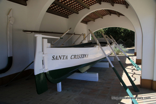les barques de la procession L’Ermitage de Santa Cristina à Lloret de Mar