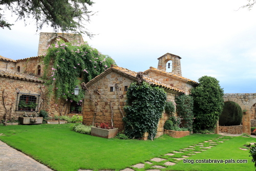 Casa Pi i Figueres village de Pals