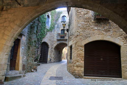 village médiéval de Pals en Espagne