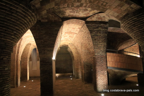 palais Guell à Barcelone - Palau Guell - voutes en brique du sous sol