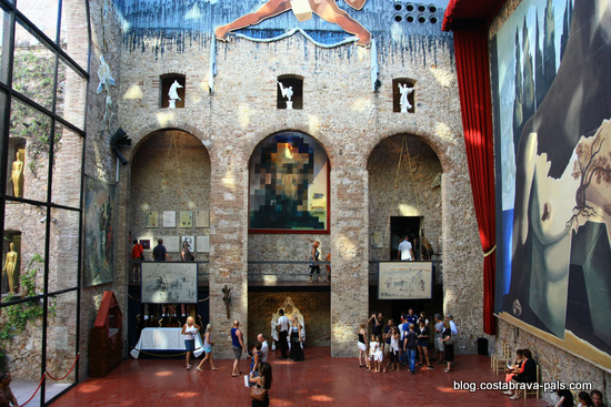 Musée Dali de Figueras - la scene